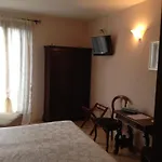 Salieri Hotel *